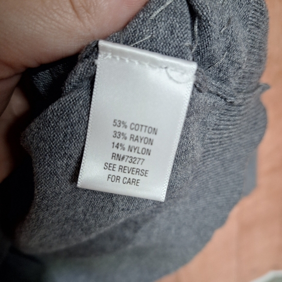 APT.9 GRAY BUTTON DOWN SWEATER SIZE MEDIUM - Picture 4 of 4